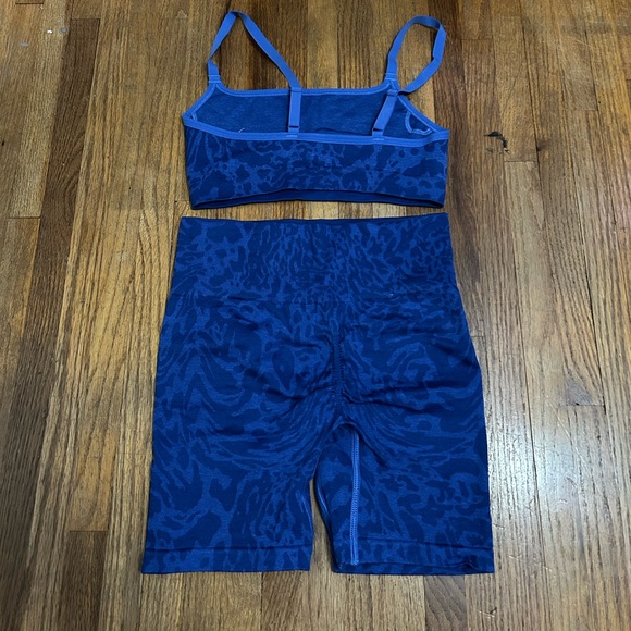 Gymshark Workout Set - Picture 3 of 3